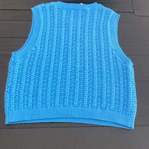 NWT ZARA knit cropped sweater vest - Picture 5 of 6